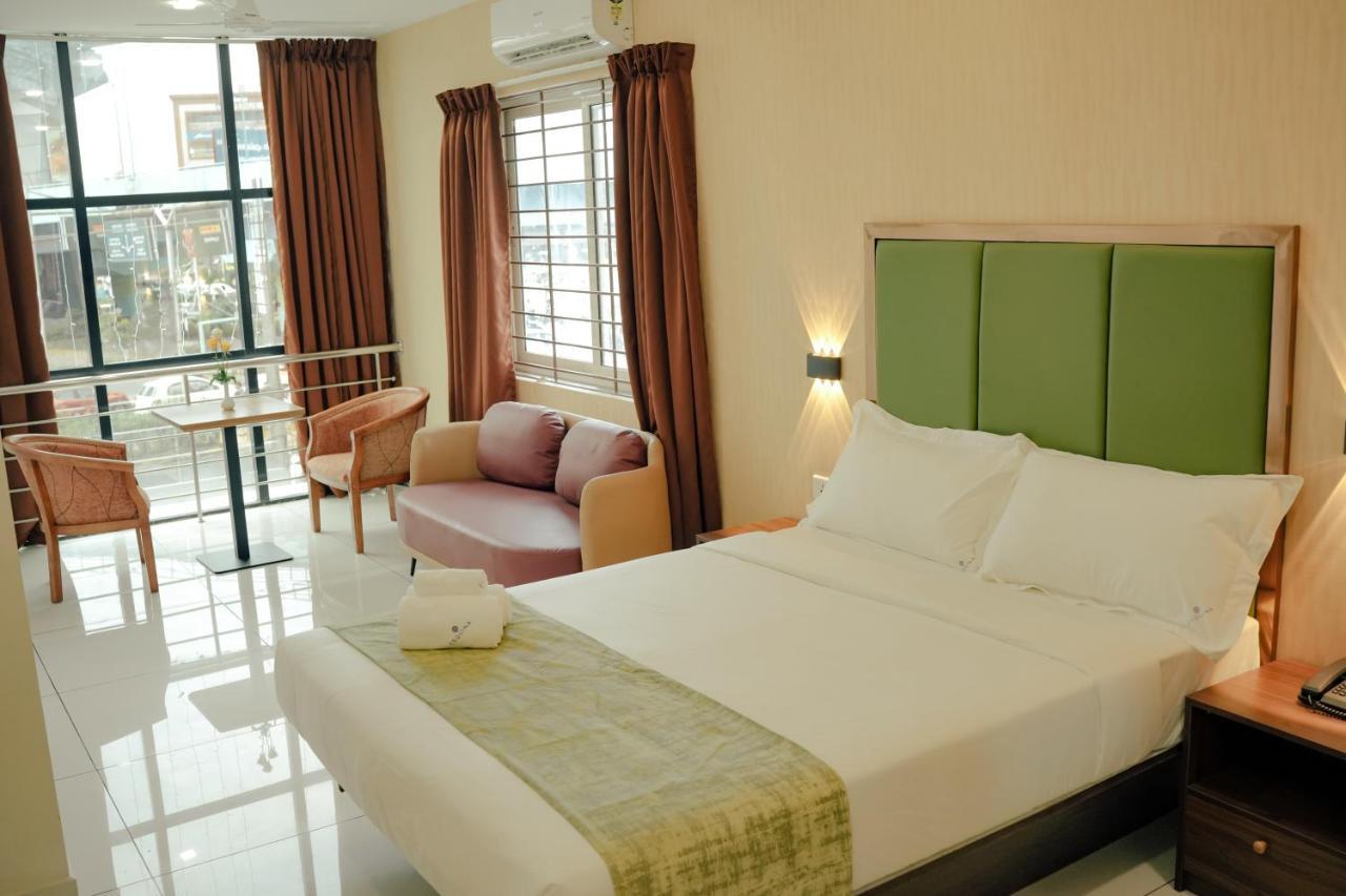 Hotel Esquina Residency à Kochi Extérieur photo