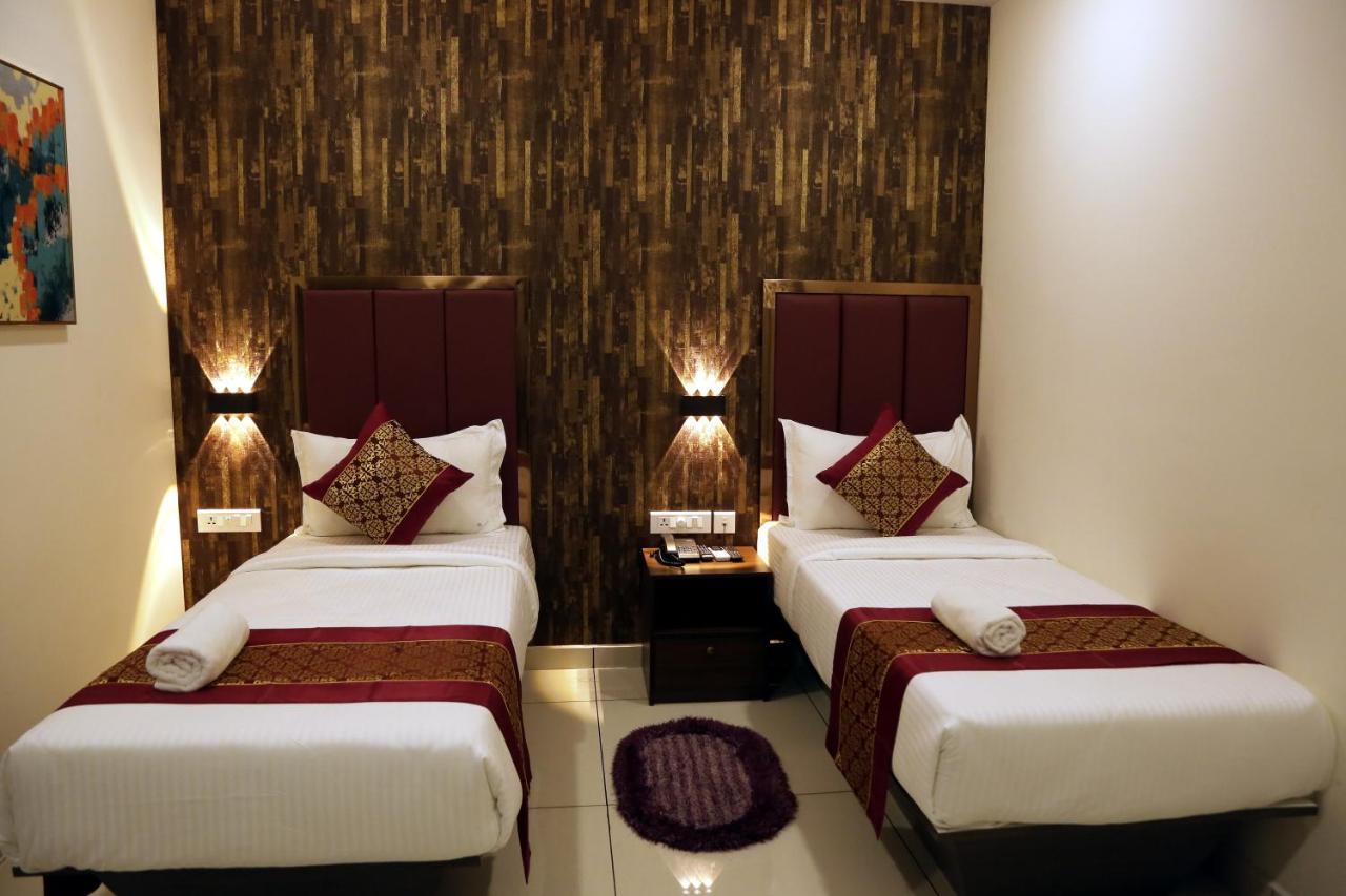 Hotel Esquina Residency à Kochi Extérieur photo